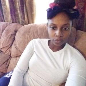 Meet your Posher, Roxanna